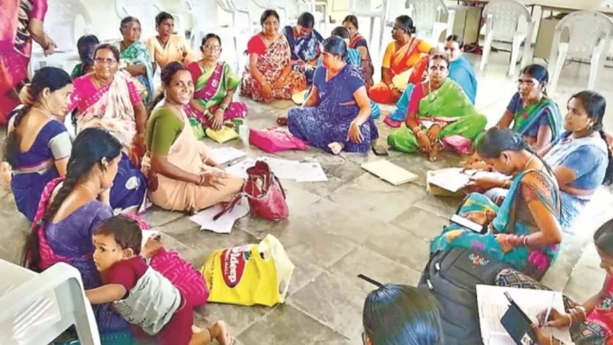 Irregularities under the guise of savings groups Rs. 40 crore returned out of fear of getting caught Irregularities under the guise of savings groups Rs. 40 crore returned out of fear of getting caught
