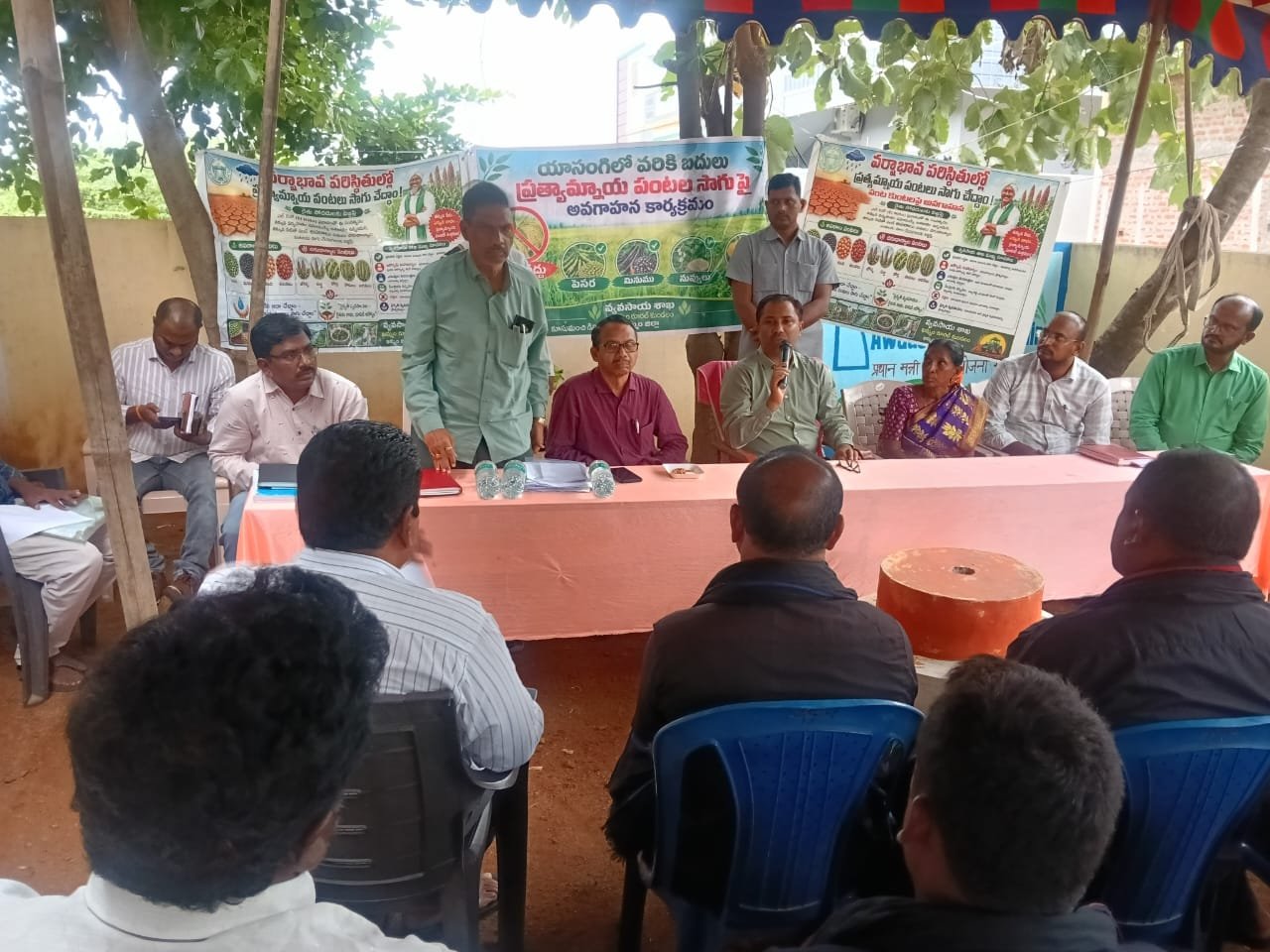 District Collector participates in a Grama Sabha focused on raising awareness about El Niño!! Public awareness created regarding water conservation and the cultivation of millets District Collector participates in a Grama Sabha focused on raising awareness about El Niño!! Public awareness created regarding water conservation and the cultivation of millets
